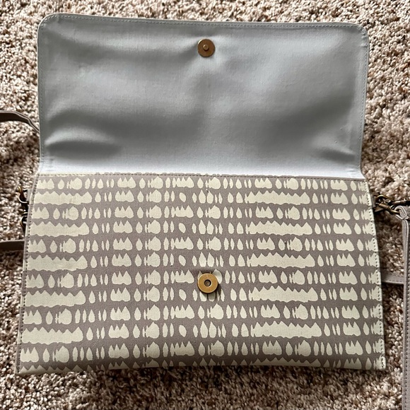 Malia Designs Patterned Clutch - Picture 2 of 5